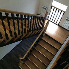 П-образная лестница с площадкой