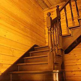 Г-образная лестница с 2 площадками